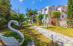 Galazia Akti Seaside Apartments